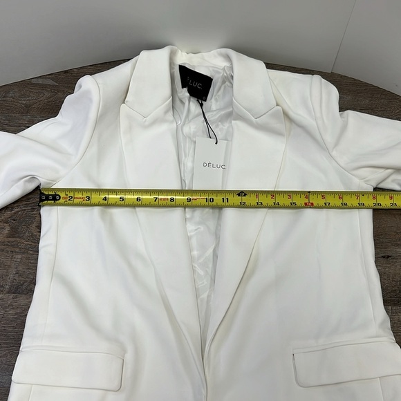 NWT Deluc Women’s White Ruched Convertible Sleeve Blazer Size Small - Picture 9 of 11